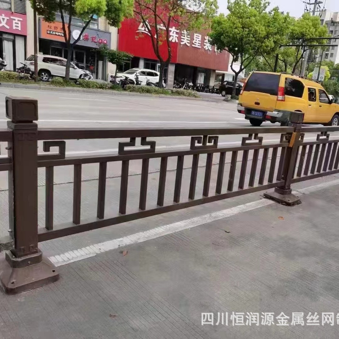 四川道路护栏厂家 四川机非隔离护栏 成都交通护栏 成都道路栏杆