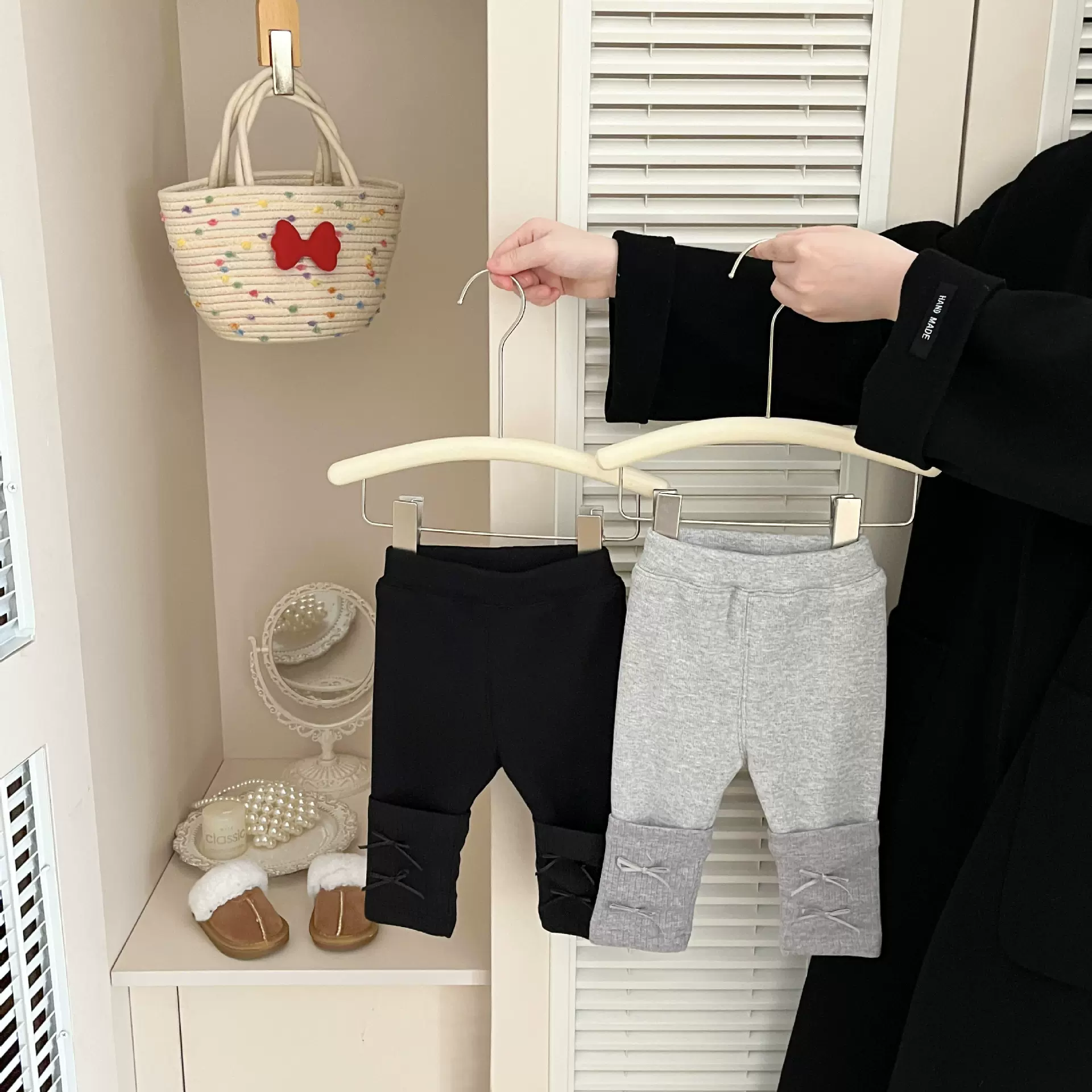 女童打底裤秋冬款2025新款洋气宝宝一体绒婴幼儿加厚外穿裤子冬天