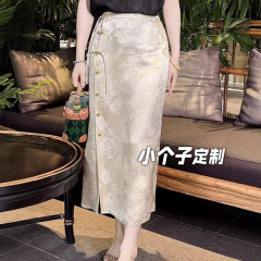 150 ショート女性のための新しい中国風のサテンスカート春と夏スリムハイウエストヒップカバーアラインメントミッドレングススカート