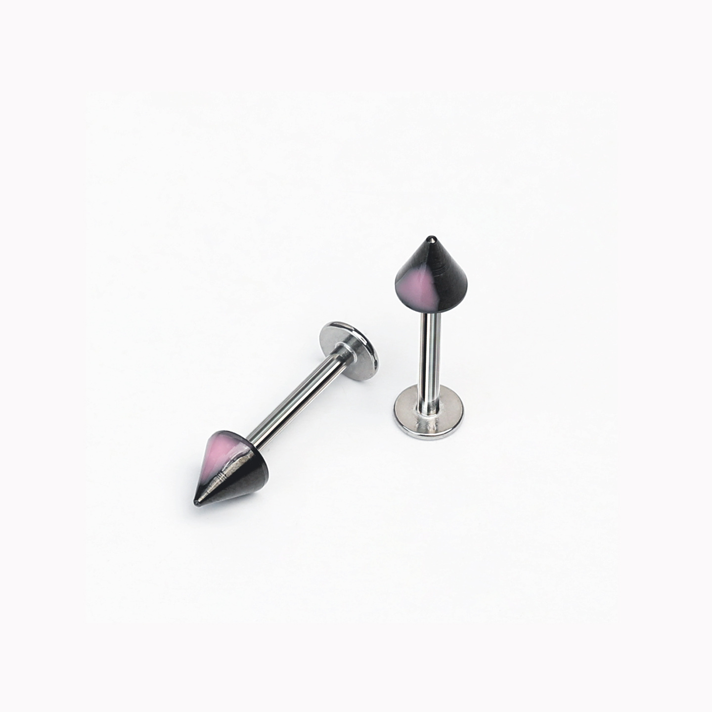 16G labret stud size and finish detail