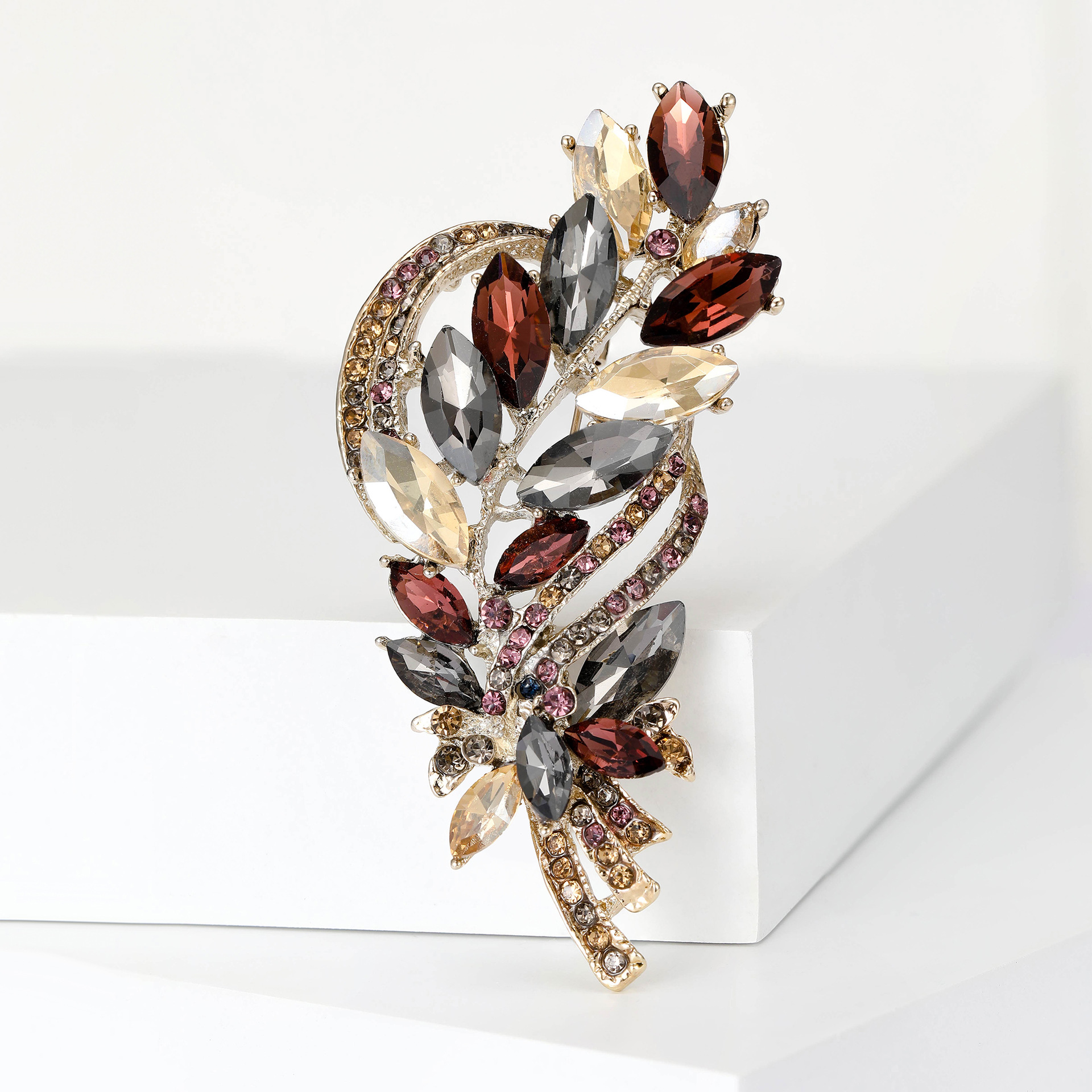 35g Weight Brooches Classification Banquet, Party, Street Occasion Alloy Material Leaf Pattern Women's Gender Simple Style Style Simple Style Pin Leaf Alloy Women's Brooches 13