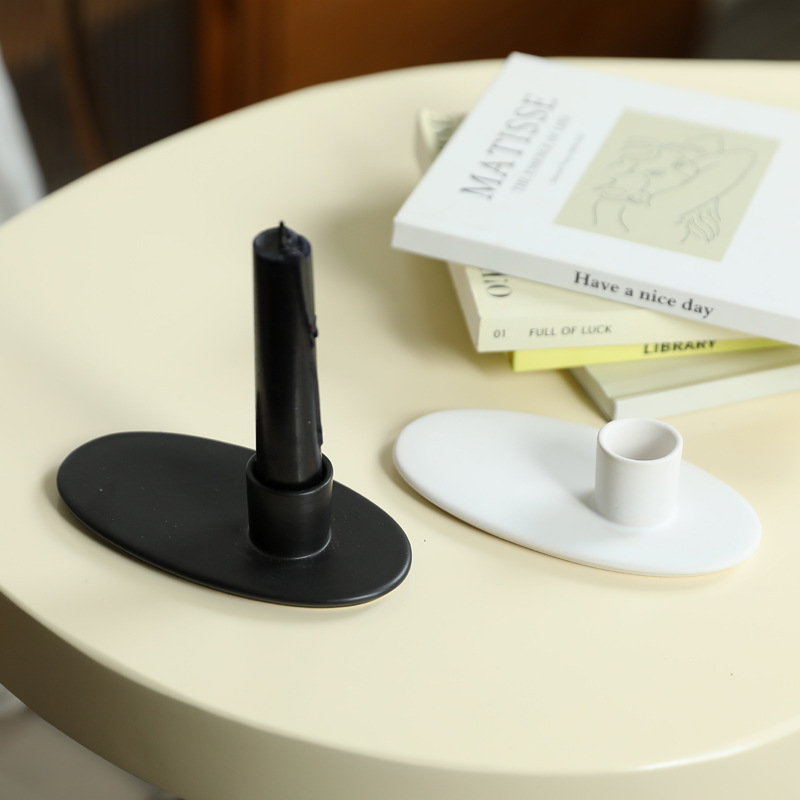 Decoración de mesa de cerámica elíptica moderna creativa decoración de escritorio suave artesanía creativa asiento de vela en blanco y negro