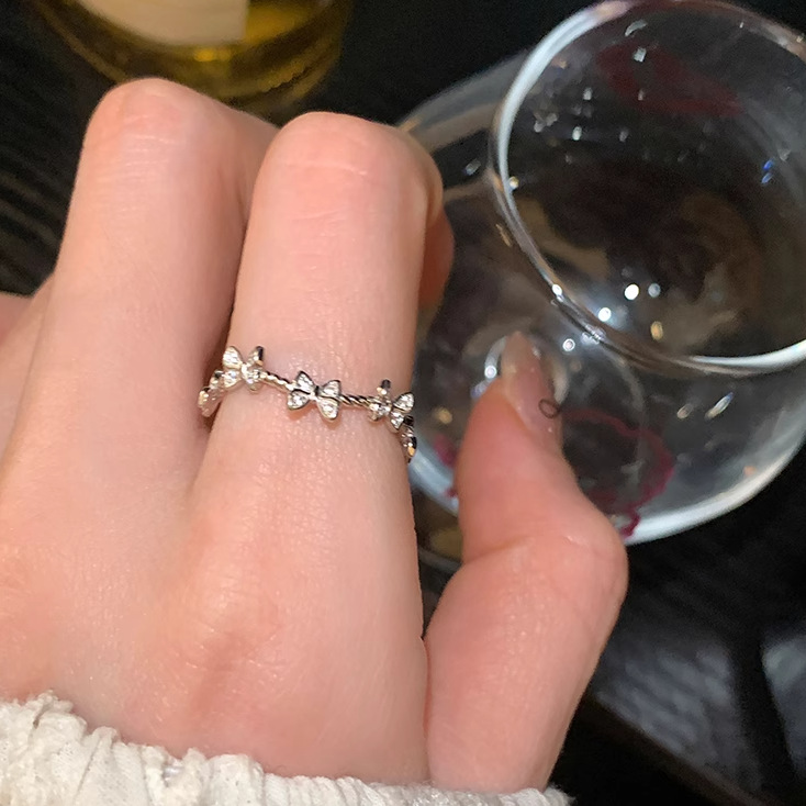 Three dimensional small design ring
