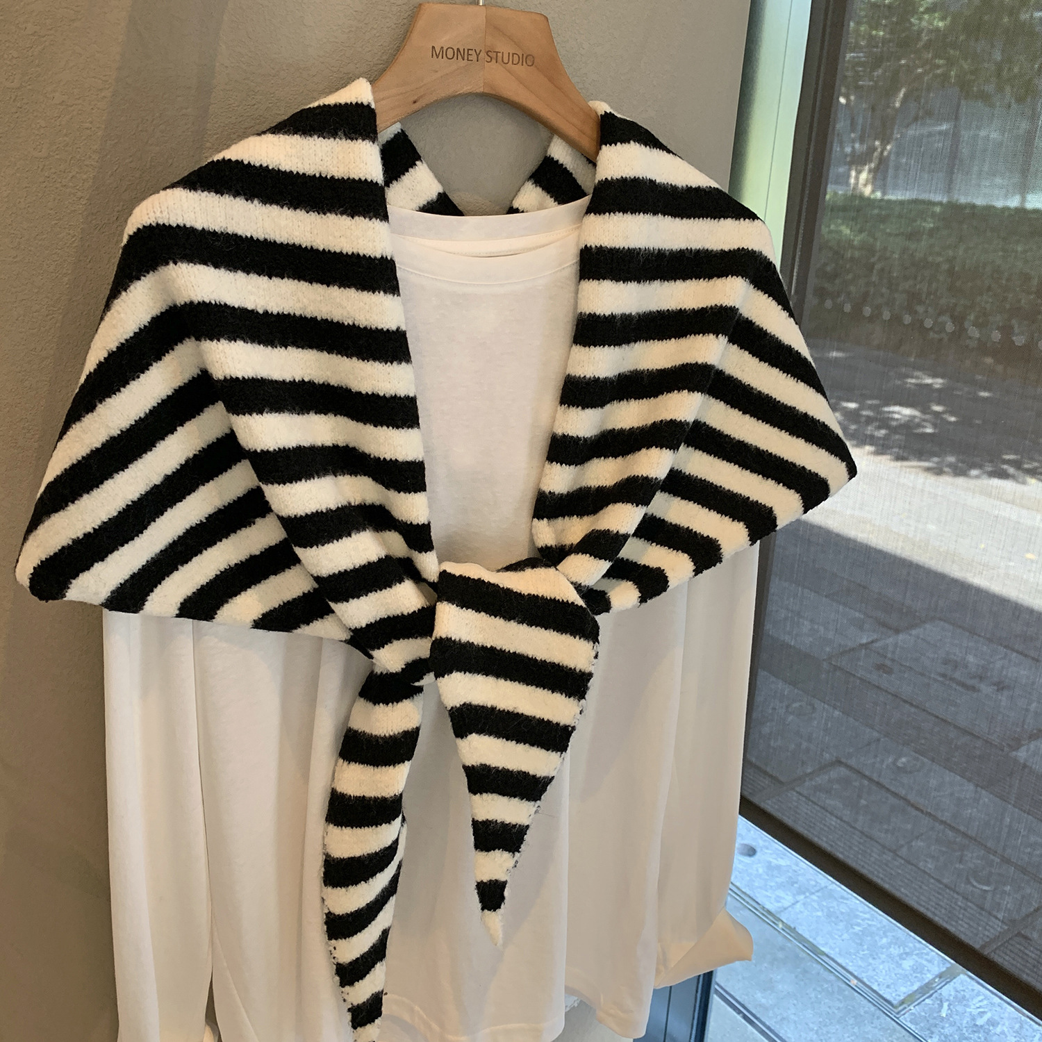 Light Luxury Knitted Large Triangle Scarf Autumn and Winter Normcore Niche Warm Elegant Scarf European and American Style Fashionable Shawl and Waistcoat