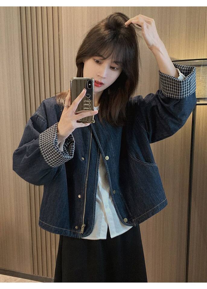 Áo khoác denim nữ dáng rộng cổ tròn tay dài viền cuộn họa tiết kẻ caro — Áo tay dài kẻ sọc xanh chi tiết 10