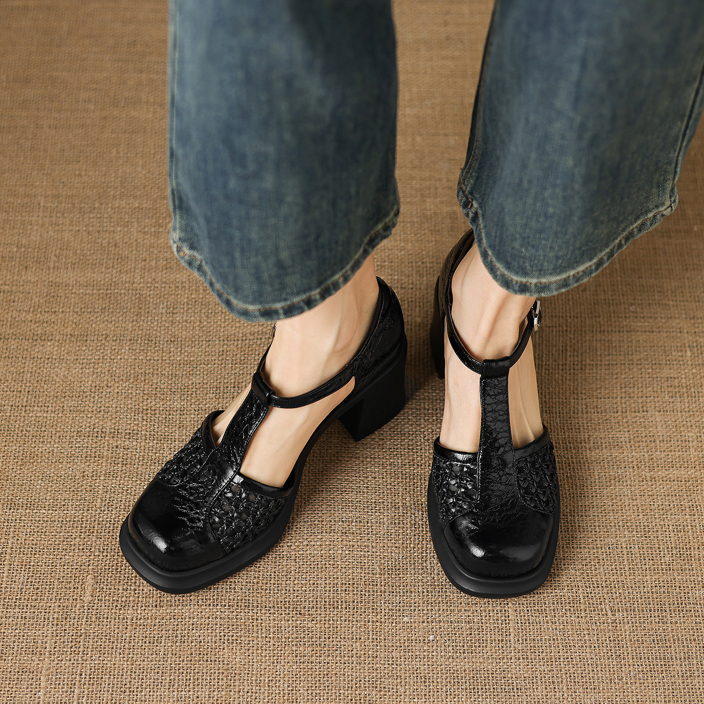 Sandal cao gót nữ quai ngang phong cách vintage, gót 8.5 cm, đế dày, mũi kín — đen