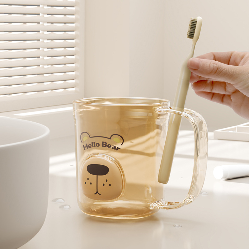 Escova de dentes infantil com enxaguante bucal, para uso doméstico em família de três pessoas, leve e luxuosa, em plástico cilíndrico._voghion.com