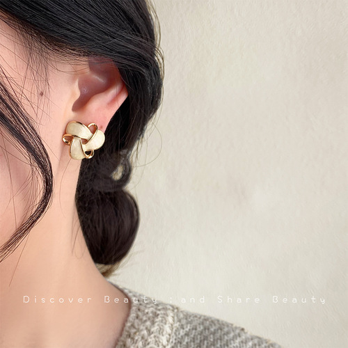 French cream white simple geometric design earrings acetate acrylic earrings women's niche high-end earrings wholesale