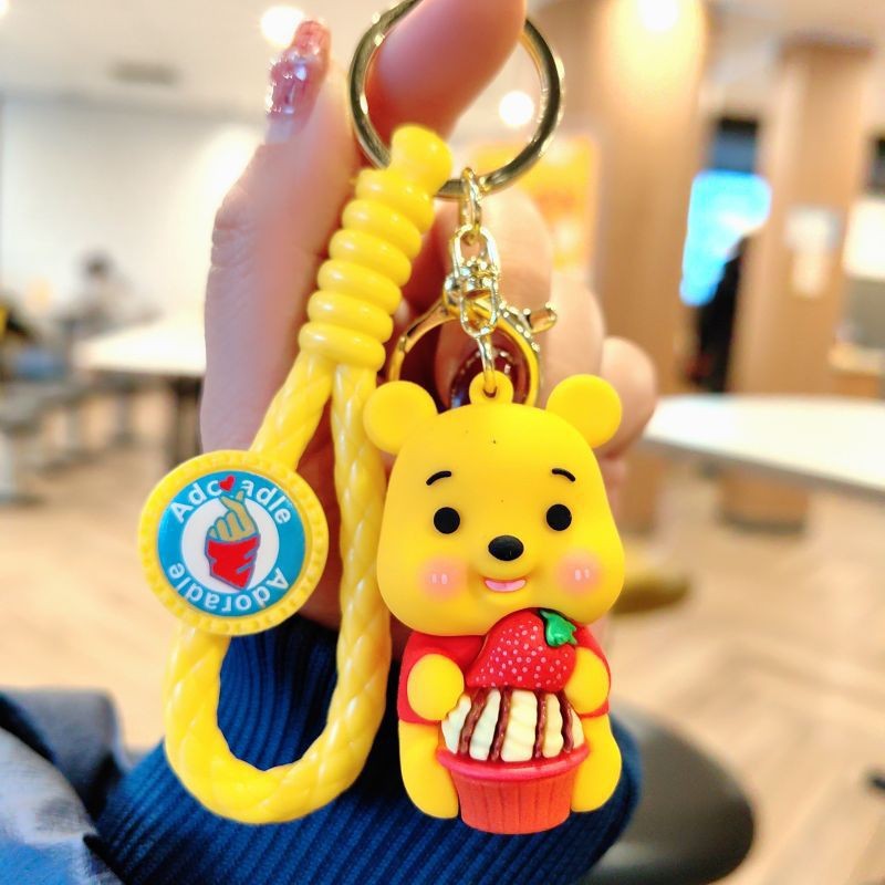 Dibujos animados pvc serie de anime llavero juego de marea muñeca llavero de coche bolsa colgante máquina de garra regalo al por mayor