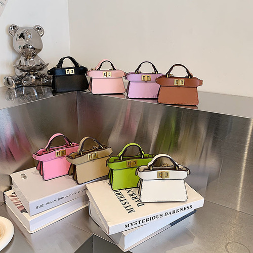 Fashionable girl handbag Korean version new internet celebrity chain crossbody bag mini outing earphone bag simple shoulder bag