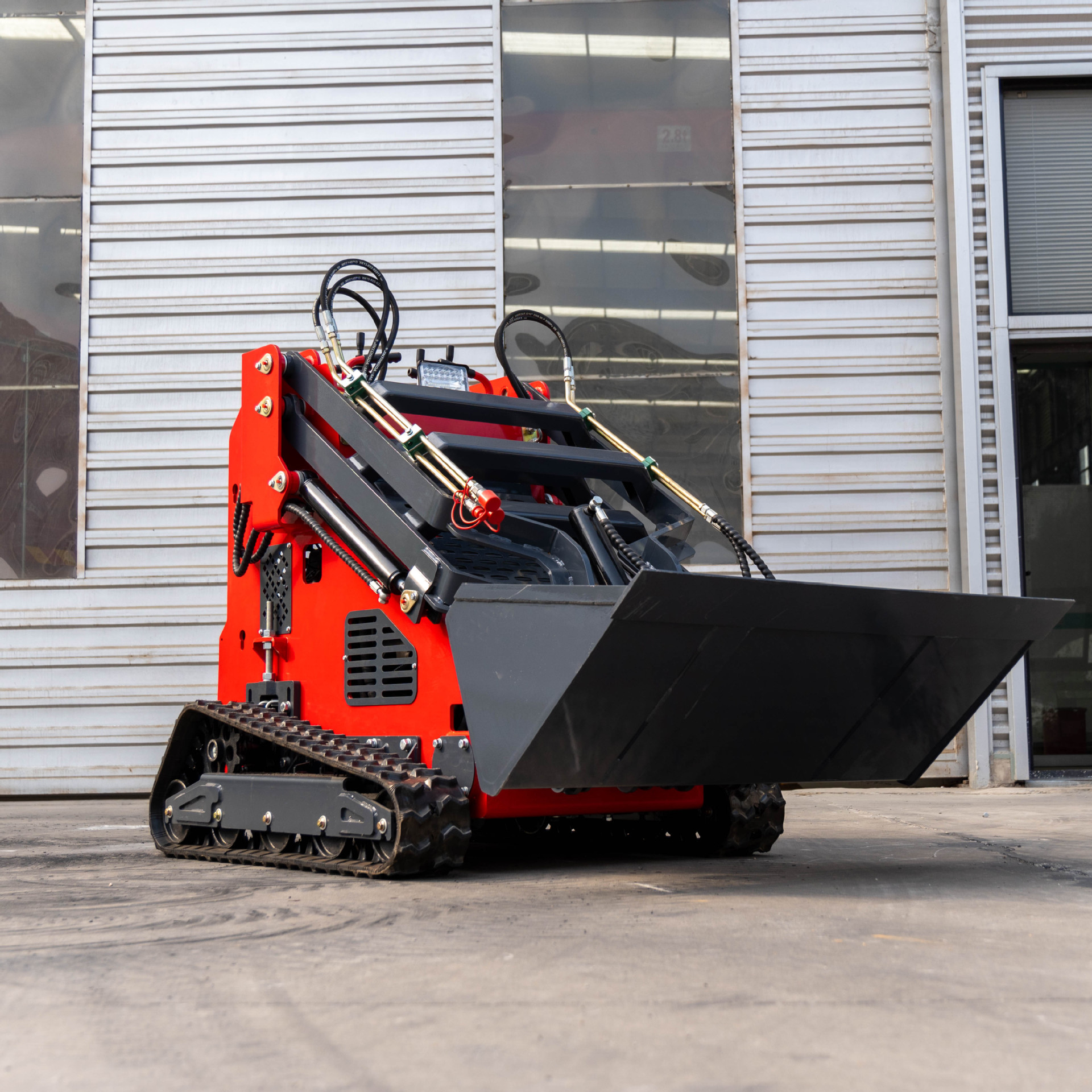 家用履带式滑移装载机 工地清理小铲车 HT430可换铲具农用装载机