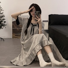 2025夏の新型パジャマ女性雲綿帯固定胸パッド甘い王女風中長パジャマ家服2