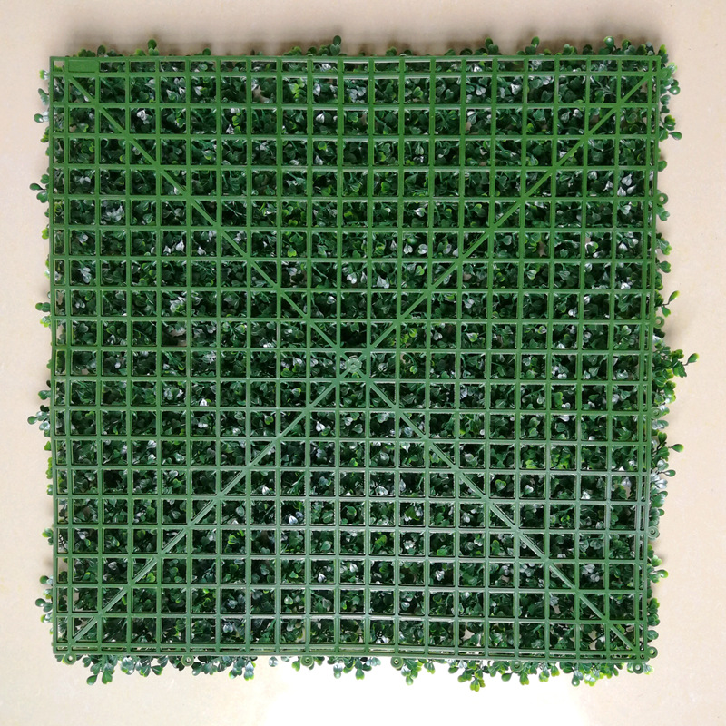 Simulated artificial green plant wall 