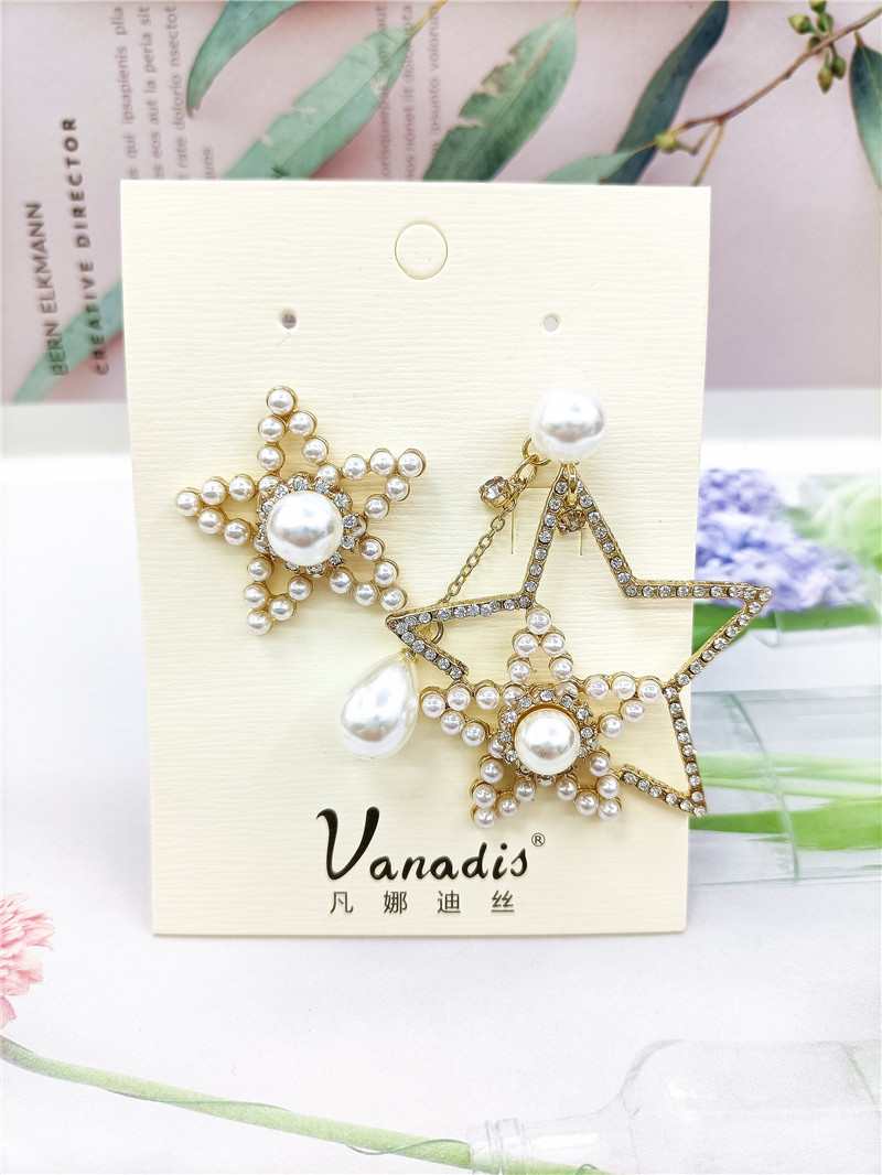 Korean New Flashing Diamond Five-pointed Star Pearl Exaggerated Asymmetric Earrings display picture 4