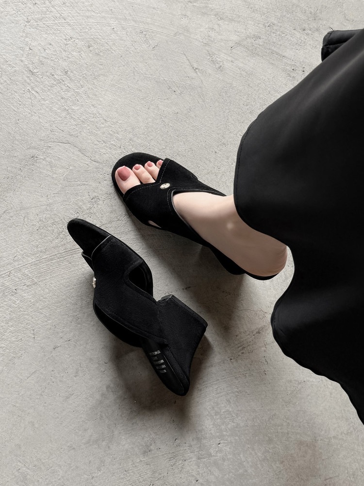 Sandal nữ da cừu hở mũi quai chéo gót xuồng 5 cm — màu nâu, Trang chủ, màu đen chi tiết 3