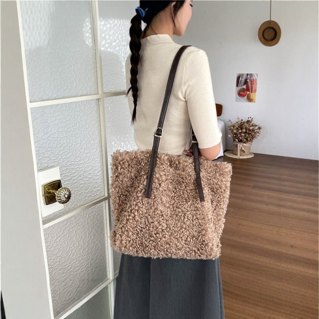2026新款毛绒托特包女秋冬卷毛单肩包大容量软糯手提包时尚通勤包