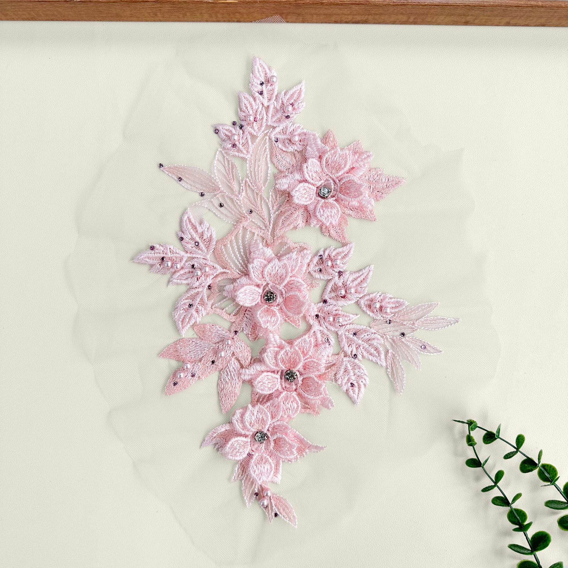 Flores tridimensionales esquinillas bordadas de encaje decalcas hechas a mano para hacer vestido de boda vestido de baile vestido DIY decoración de tela