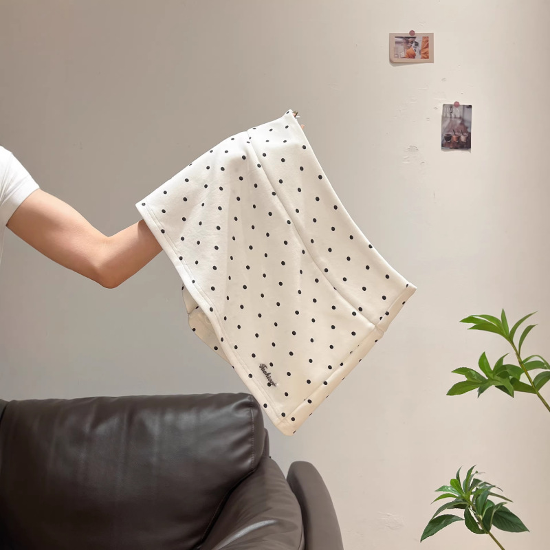 Pure Desire Sweet and Spicy White Polka Dot Print Skirt for Women 2026 Spring Versatile Anti-Exposure A-Line Hip-Hugging Short Skirt Pants