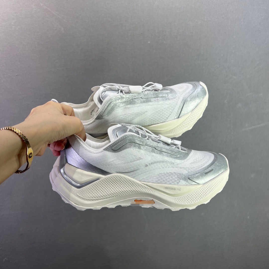 Foreign Trade Holo Peak Phantom Peak Pioneer Off-Road Casual Outdoor Running Shoes for Commuting, Hiking, and Mountain-Style Outfits for Men