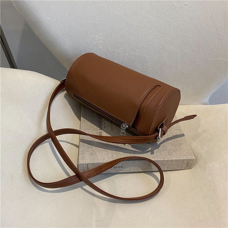 港风质感复古包包女2022新款时尚个性圆筒包圆柱形创意单肩斜挎包