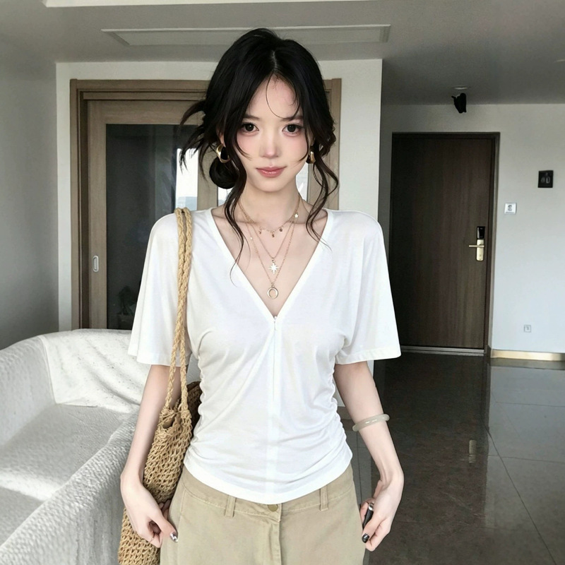 Korean-Style Deep V-Neck Mid-Sleeve T-Shirt for Women, Summer Wear, Stylish Design, Regular Shoulder Short Sleeves, Slim Fit, Slimming Batwing Sleeve Top, Trendy Korean-Style Deep V-Neck Mid-Sleeve T-Shirt for Women, Summer Wear, Stylish Design, Regular Shoulder Short Sleeves, Slim Fit, Slimming Batwing Sleeve Top, Trendy