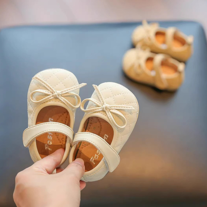 Baby Girl's Shoes Soft-Soled Baby Toddler Shoes 1 to 3 Years Old Non-Slip Baby Princess Shoes Fashionable and Versatile Girls' Shoes