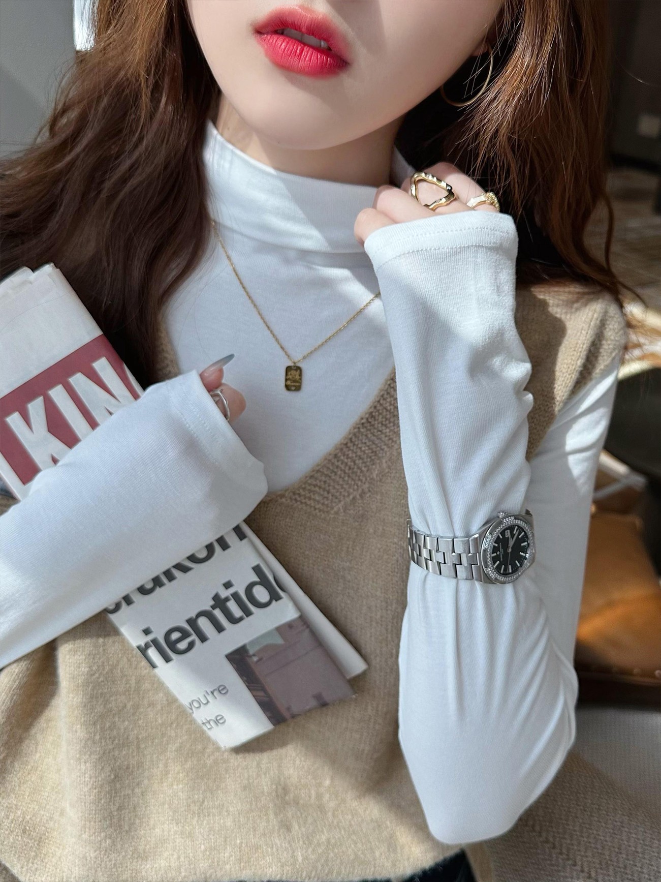 화이트~하프 터틀넥