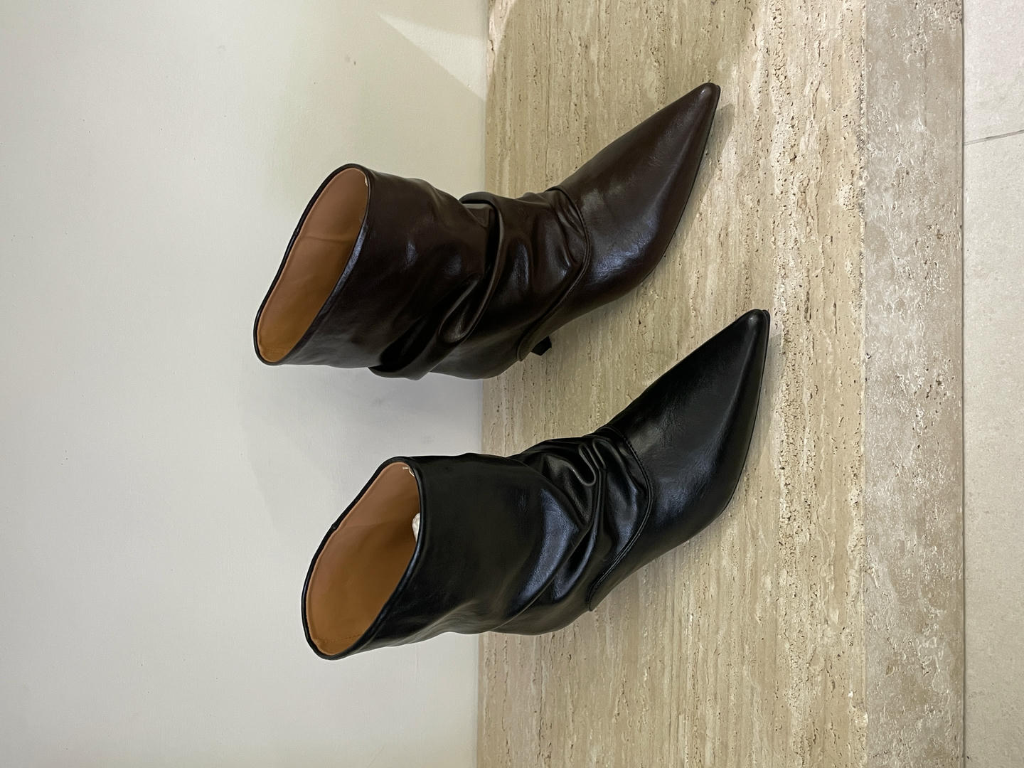 Qadın uzunboğaz çəkmə - uclu burun, stiletto daban, qısa