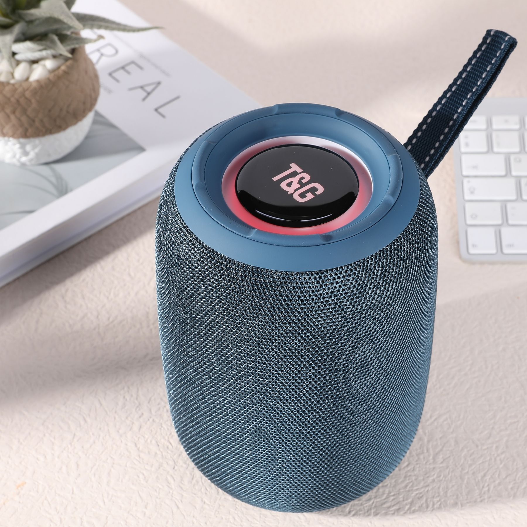 Nuevo producto transfronterizo TG678 altavoz Bluetooth portátil inalámbrico subwoofer portátil de gran volumen tarjeta USB pequeño sonido