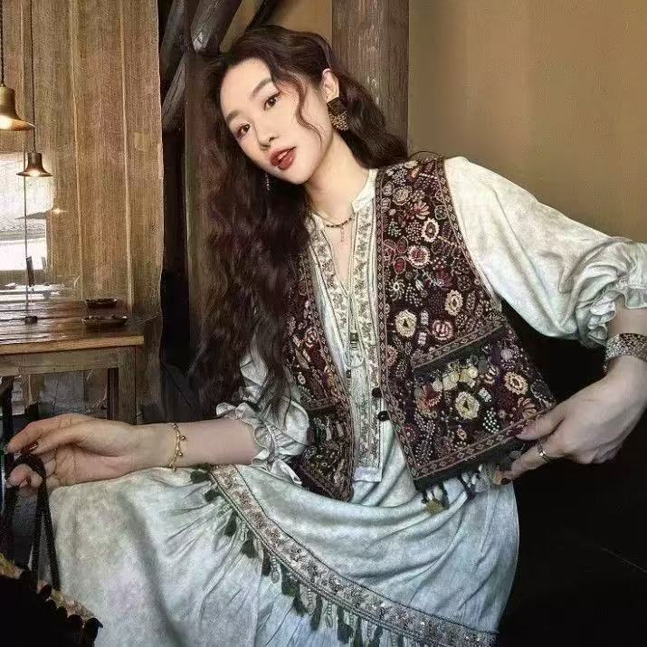 Ethnic Style Heavy Embroidery Tassel Vest for Women, Retro V-Neck Sleeveless Outerwear, Bohemian Short Cardigan