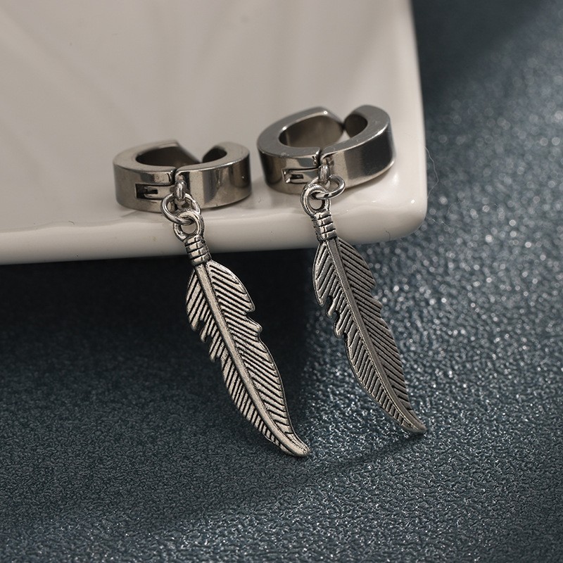 X205-B (silver feather ear clip) a pair