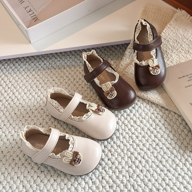 Zapatos de cuero rojo de niñas 2026 primavera y otoño nuevos zapatos de princesa suave para niños zapatos de bebé casuales para niñas