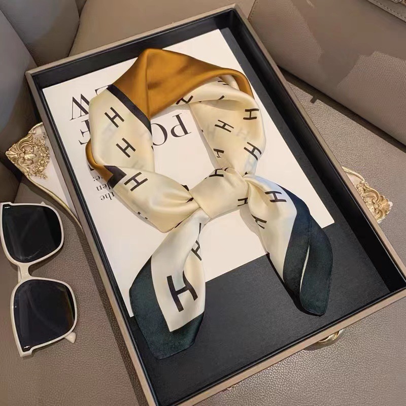 Nuevo bufandas de seda primavera y verano de alta calidad 70cm bufandas cuadradas de moda de estilo exterior bufandas decorativas delgadas bufandas cuadradas pequeñas