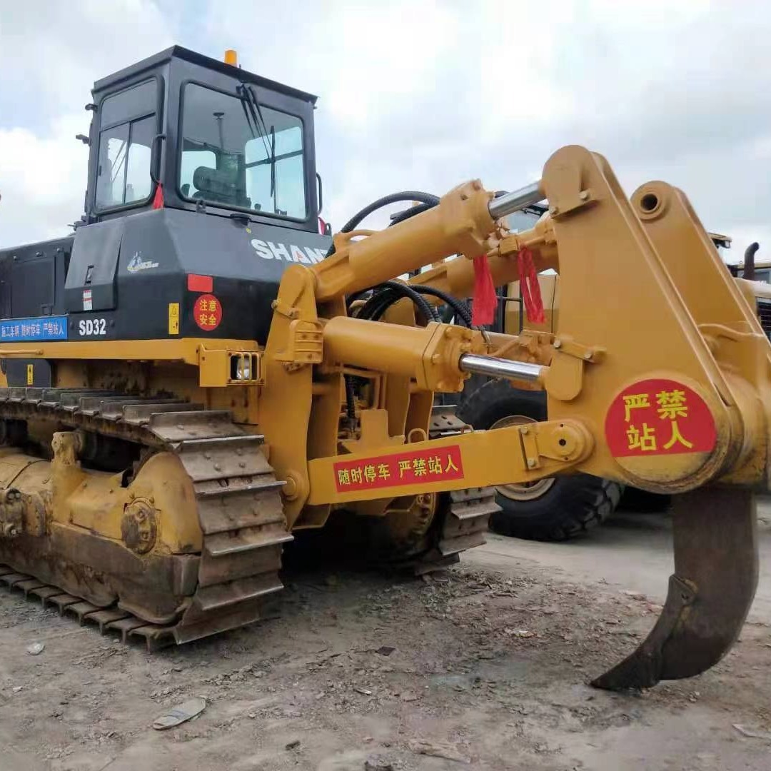 Perenne comercio exterior directo de segunda mano empujador de montaña SD32 excavadora exportación de Brasil buen rendimiento de alta calidad image 4