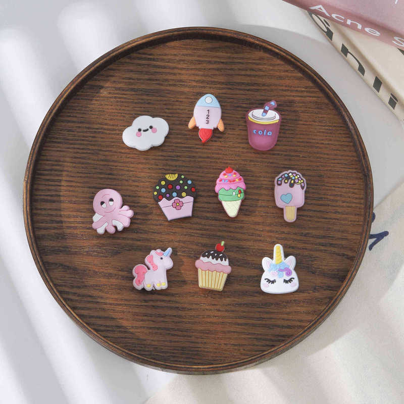 2025 cartoon hole shoes jewelry buckle couple new explosion shoe buckle rubber buckle high DIY factory explosion wholesale