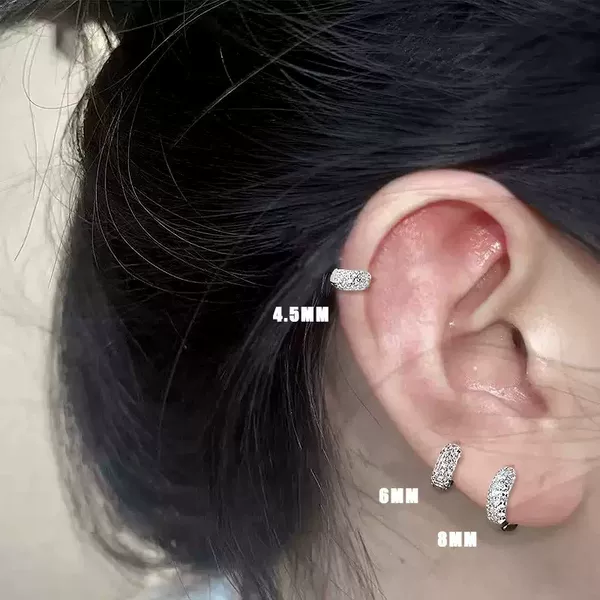 Korean and Japanese Zircon Hoop Earrings for Women, Simple and Exquisite, Full Diamond Edge Ear Studs, Light Luxury, Versatile, Sweet and Cool, High-End Earrings