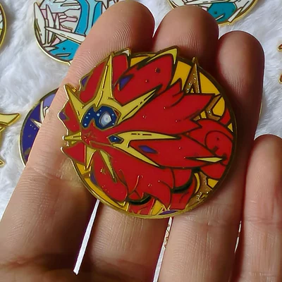 Yaxa sancaqları, Enamel Pin Decorative Badge - a22-flash-solgaleo