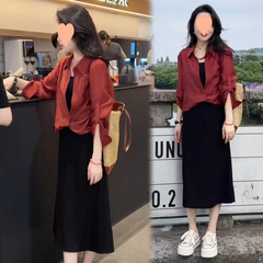 秋の女性服の完全なセット 2025 新しいファッションデザイン長袖シャツサスペンダードレス 2 枚