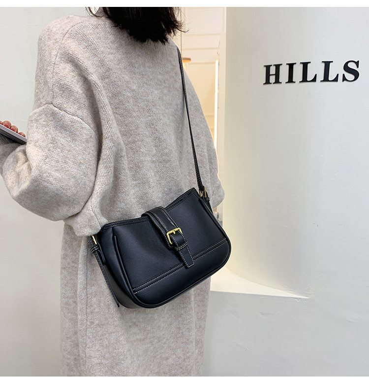 Fashion One-shoulder Handbags 2021 New Autumn And Winter Simple Stitching Leopard Print Underarm Bag display picture 12