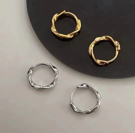 脐饰;耳环;耳廓、耳扩