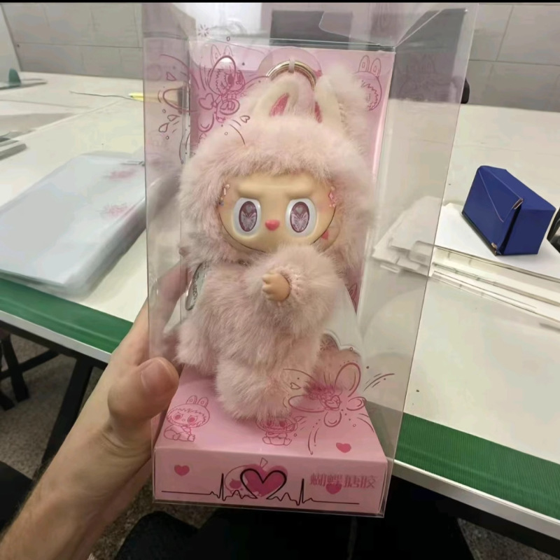 大天使ラブブ在庫あり Labubu ビッグリーダー ブラインドボックス 手作りオフィスフィギュア 第一世代 ビニールぬいぐるみ ペンダント スイートハート|undefined