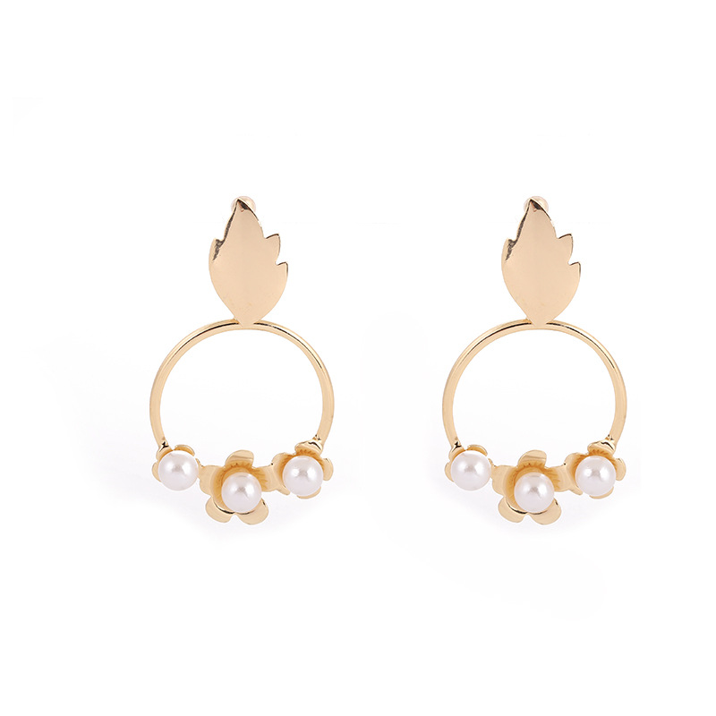 Fashion Alloy Inlaid Pearl Leaf Round Earring display picture 1