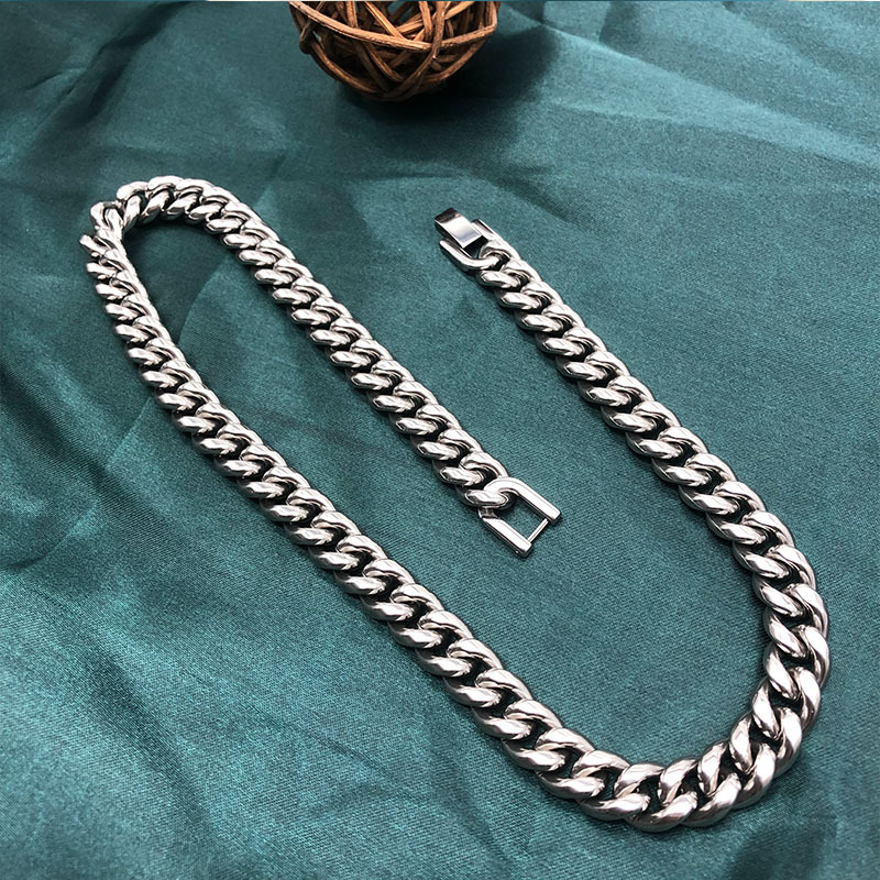 Iconic Cuban Chain Necklace For Men With Pendant Symbol Of Heritage_voghion.com