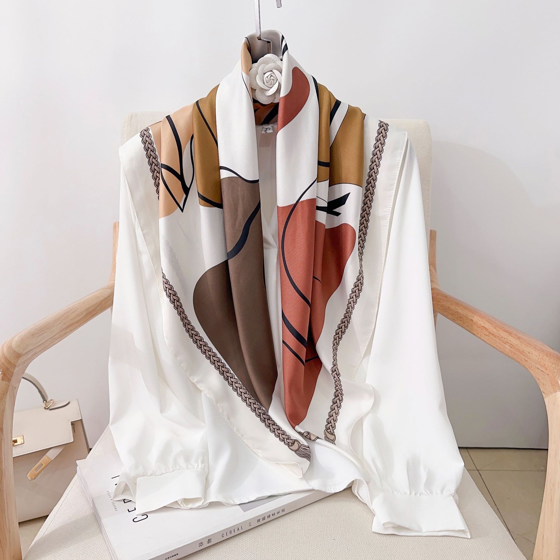 90 vacaciones de verano nuevas toallas cuadradas damas estilo extranjero playa de moda protector solar abrigo al por mayor