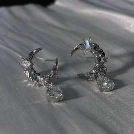 《皎月》熔岩月牙锆石吊坠小众设计高级感清冷月亮耳钉批发