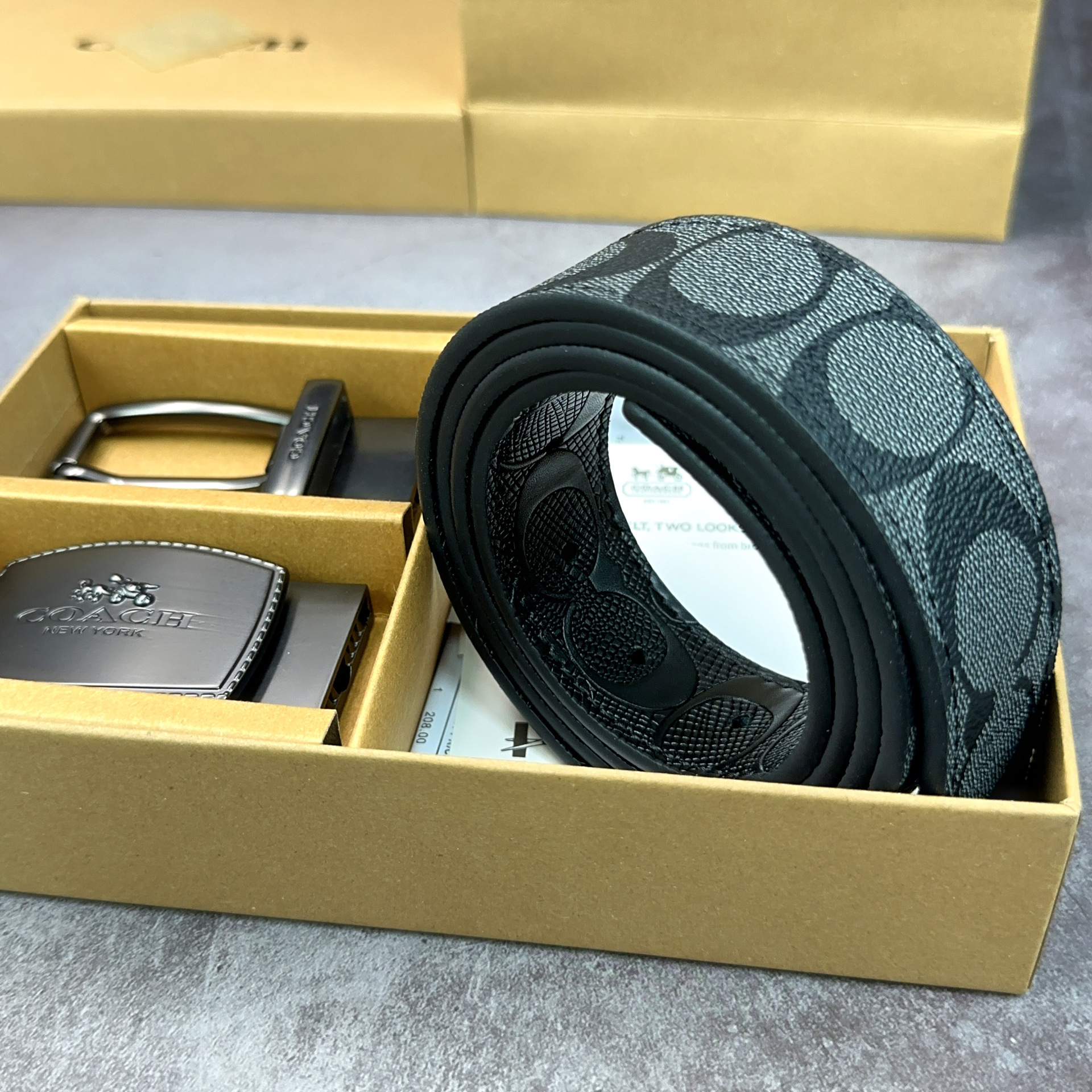 Double-sided flower pin button icon