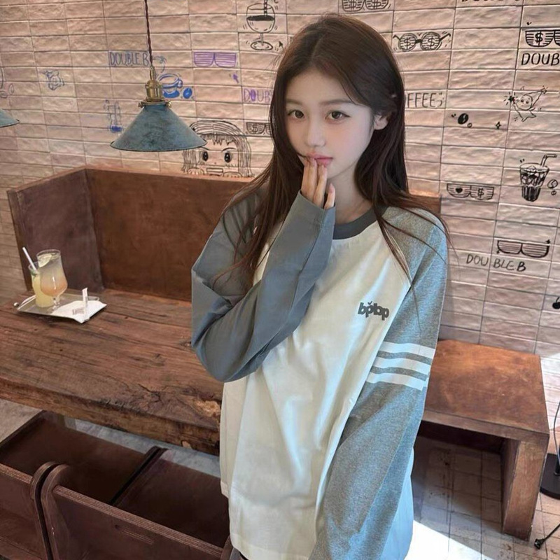 American retro color-blocked raglan sleeve striped long-sleeve t-shirt for women, autumn design, loose-fitting base shirt top for women American retro color-blocked raglan sleeve striped long-sleeve t-shirt for women, autumn design, loose-fitting base shirt top for women