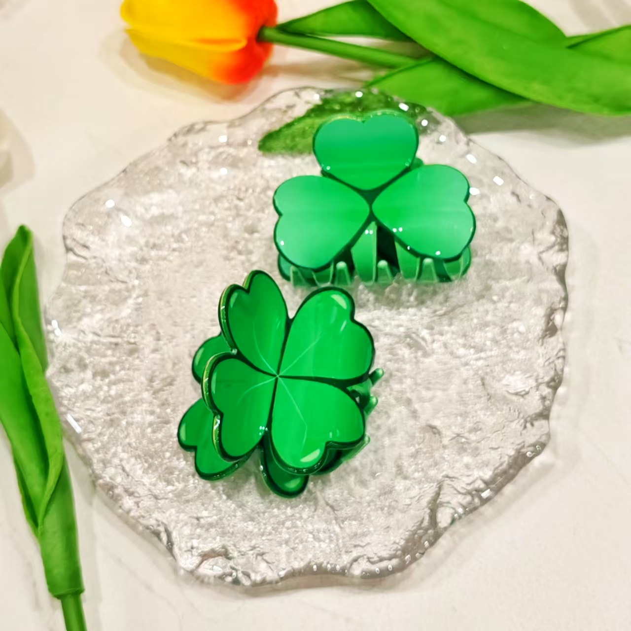 1 Piece Quantity Pastoral Women's Shamrock Four Leaf Clover Arylic Hair Claws