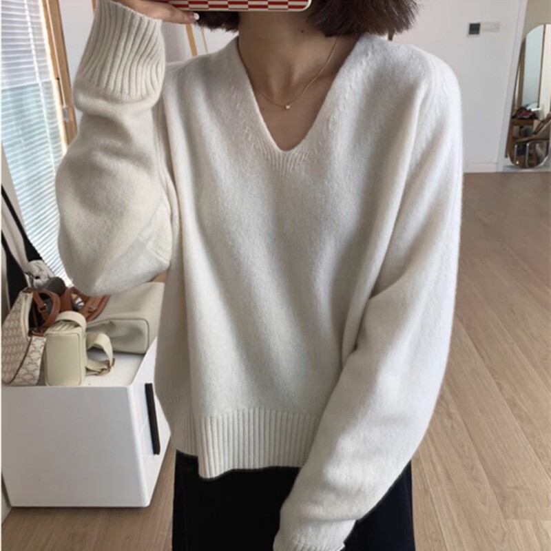 2025 Korean Style Autumn and Winter New V-Neck Soft Waxy Knitwear Pure Color Simple Lazy Style Loose Slimming Look Knitwear Women's Trend 2025 Korean Style Autumn and Winter New V-Neck Soft Waxy Knitwear Pure Color Simple Lazy Style Loose Slimming Look Knitwear Women's Trend