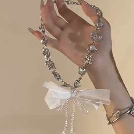 在逃公主巴洛克蝴蝶结珍珠流苏项链女小众设计感轻奢时尚颈链